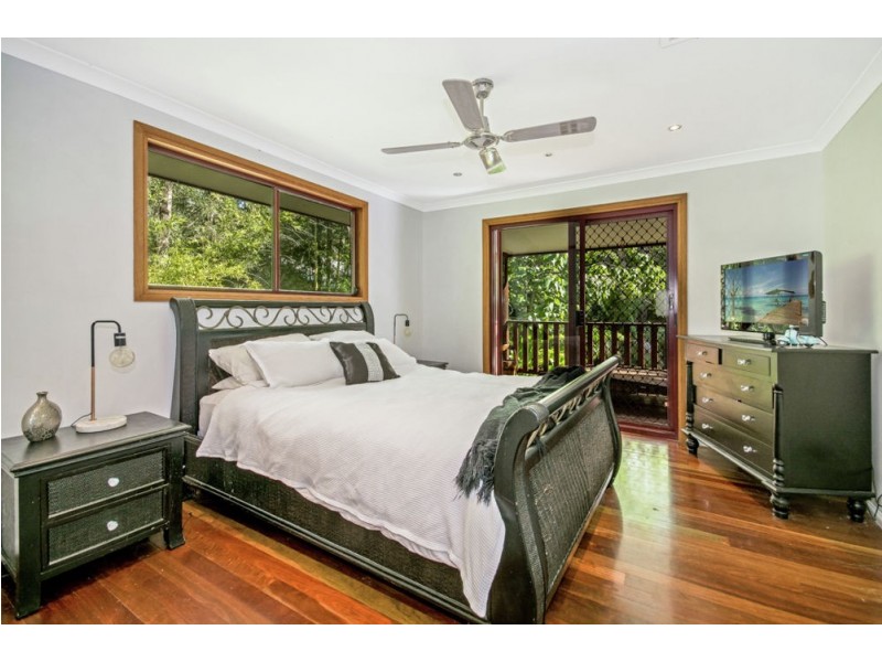 8-10 Rita Court, Tanawha QLD 4556