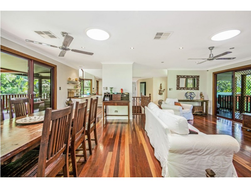 8-10 Rita Court, Tanawha QLD 4556