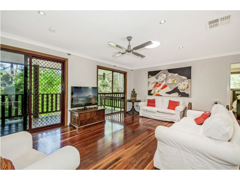 8-10 Rita Court, Tanawha QLD 4556