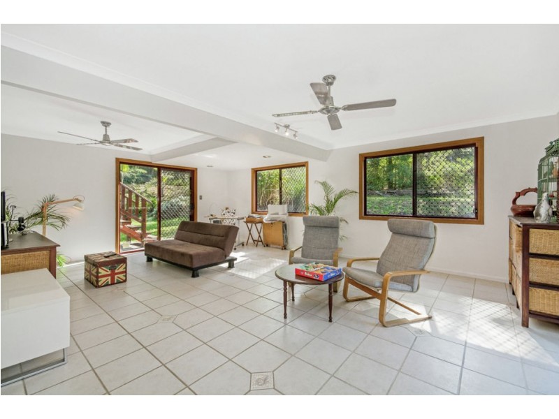 8-10 Rita Court, Tanawha QLD 4556