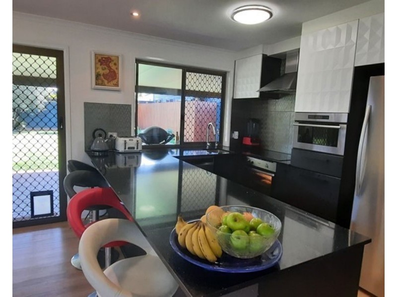 48 Nicklin Way, Parrearra QLD 4575