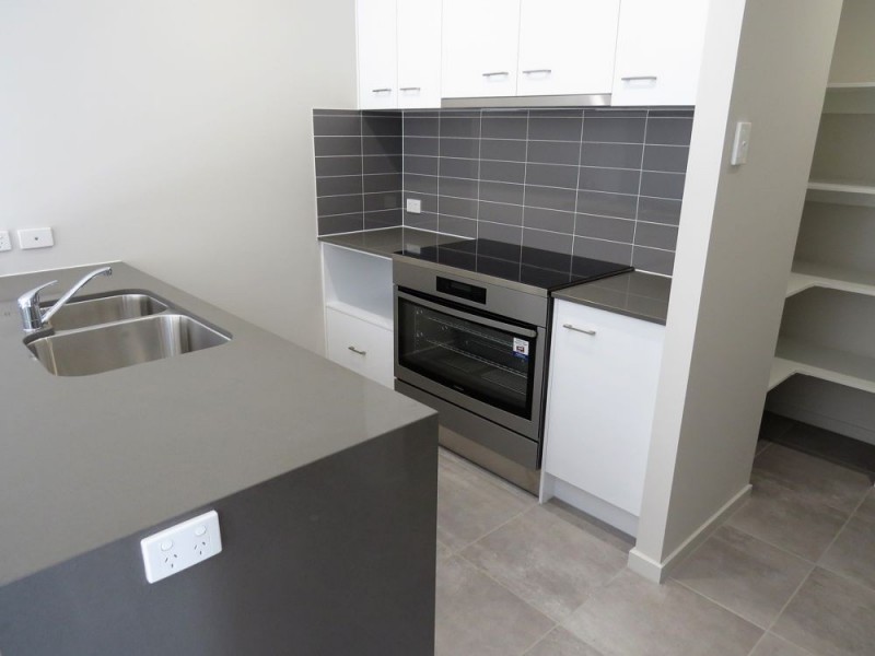 6 Chestnut Crescent, Caloundra West QLD 4551