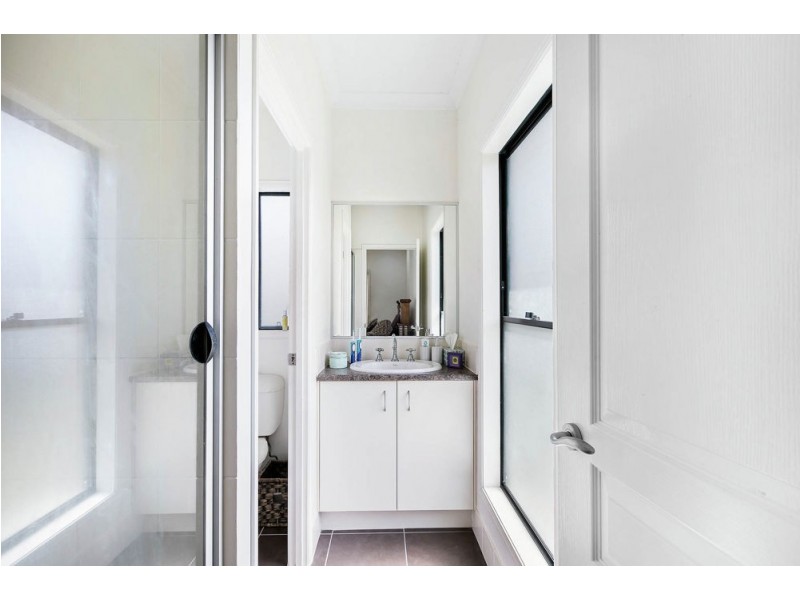 48 Kurrajong Crescent, Meridan Plains QLD 4551