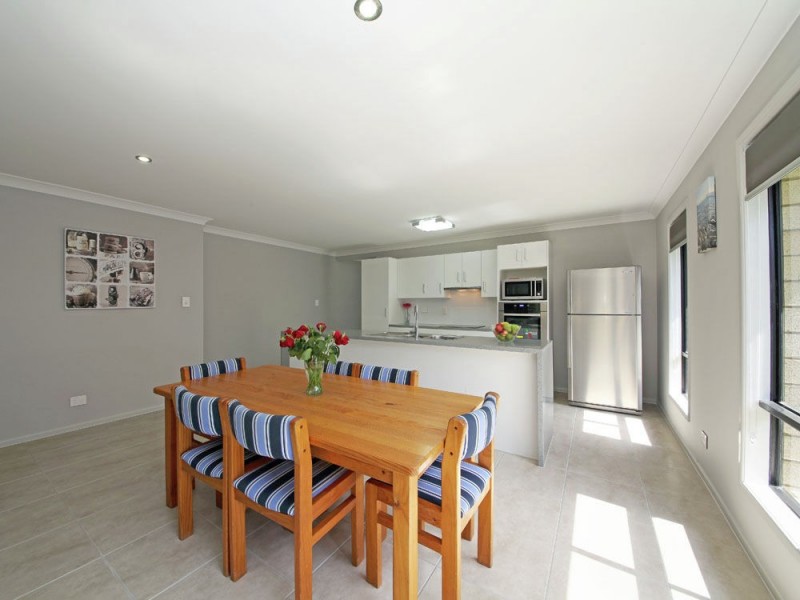 25 Sandstone Way, Little Mountain QLD 4551