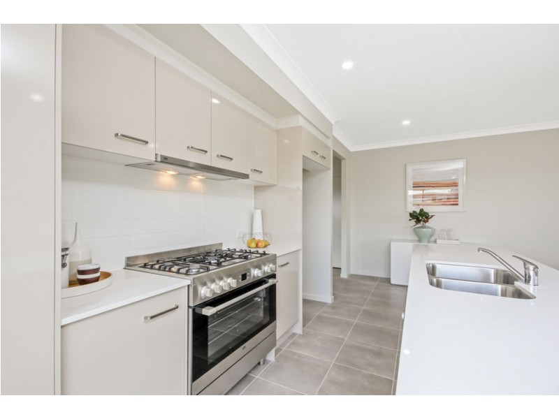 29 Locke Crescent, Caloundra West QLD 4551