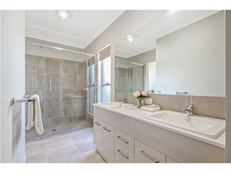 29 Locke Crescent, Caloundra West QLD 4551