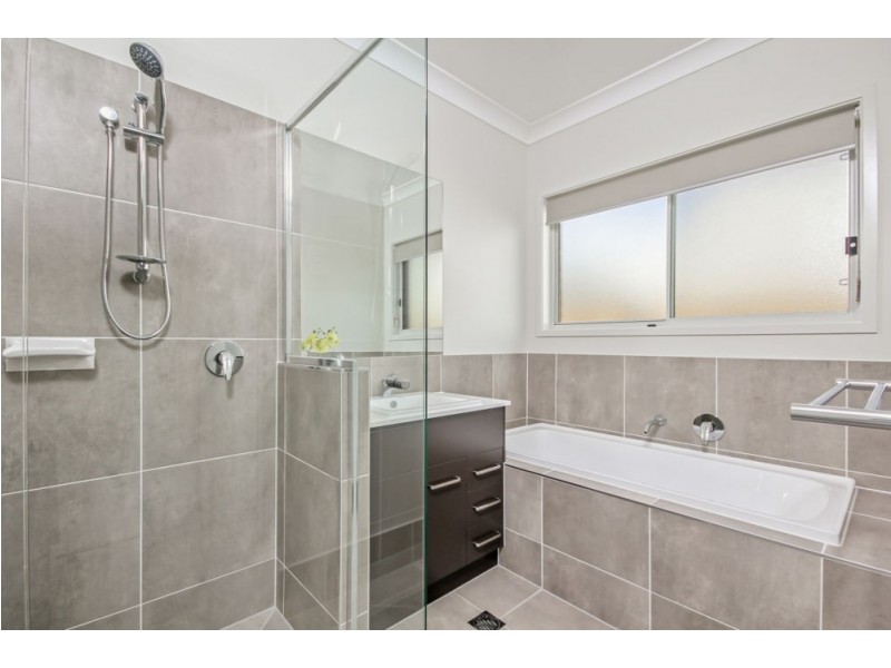 29 Locke Crescent, Caloundra West QLD 4551