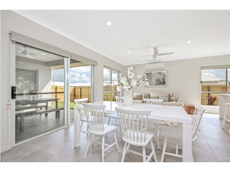 29 Locke Crescent, Caloundra West QLD 4551