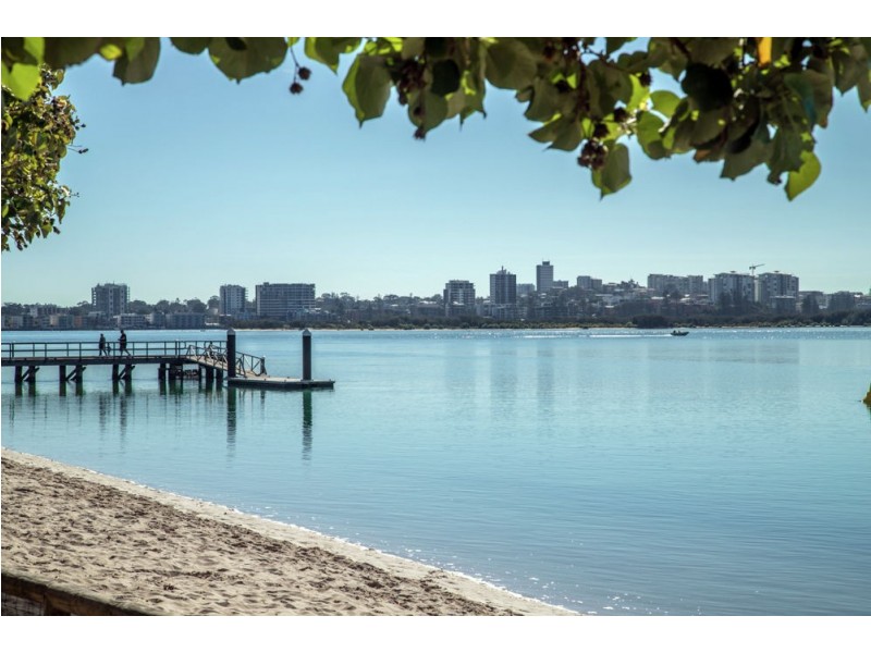 2/69 Esplanade, Golden Beach QLD 4551