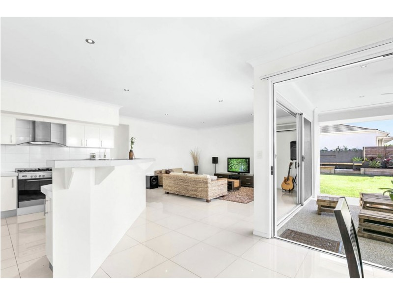 8 Wilkiea Street, Meridan Plains QLD 4551