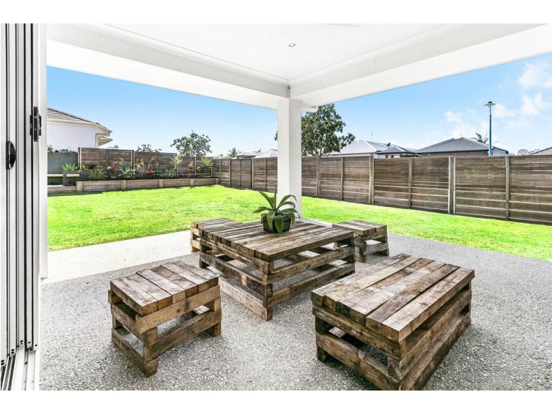 8 Wilkiea Street, Meridan Plains QLD 4551