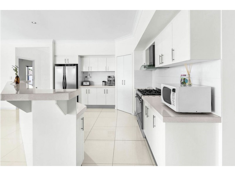 8 Wilkiea Street, Meridan Plains QLD 4551