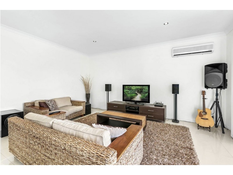 8 Wilkiea Street, Meridan Plains QLD 4551