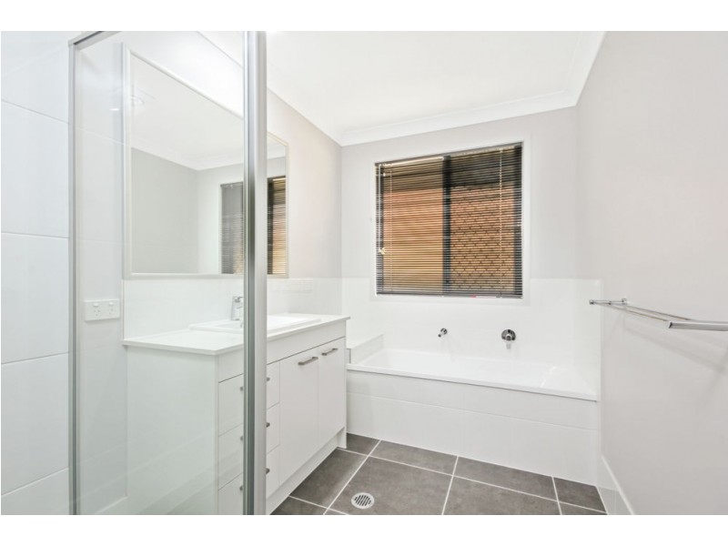 3 Stone Crescent, Caloundra West QLD 4551