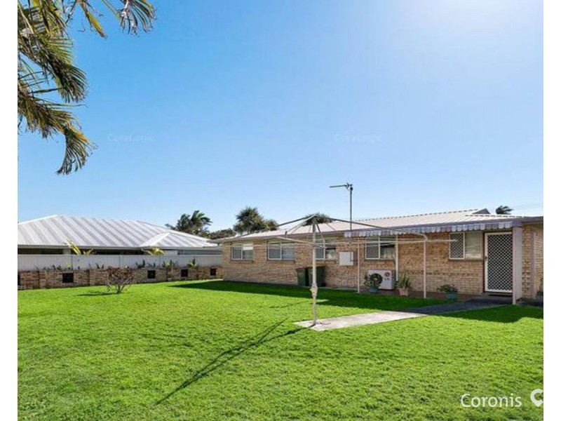 8 Currawan Street, Warana QLD 4575