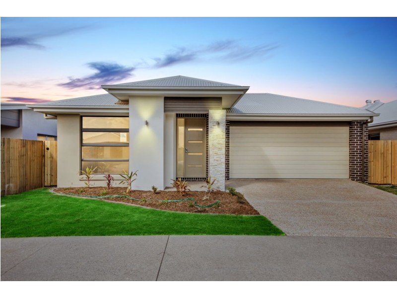 14 Adelaide Circuit, Caloundra West QLD 4551