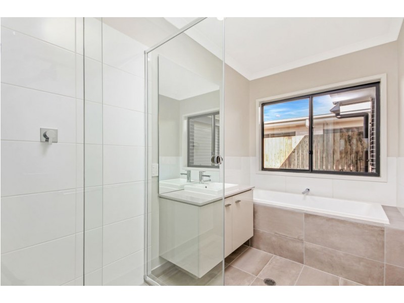 14 Adelaide Circuit, Caloundra West QLD 4551