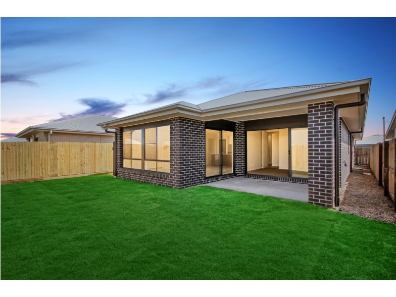 14 Adelaide Circuit, Caloundra West QLD 4551