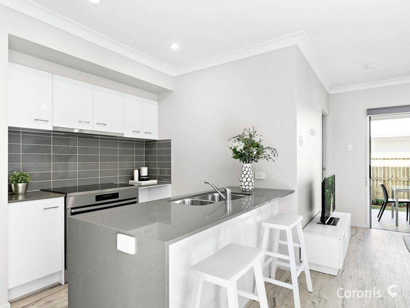 27 Locke Crescent, Caloundra West QLD 4551