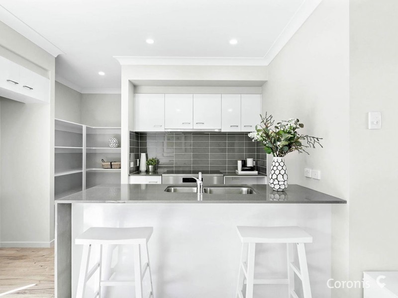 27 Locke Crescent, Caloundra West QLD 4551