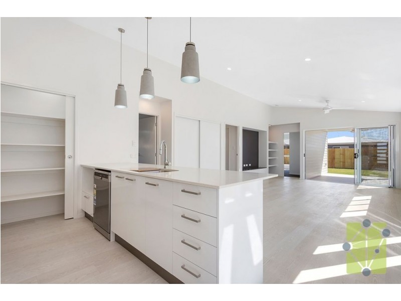 30 Locke Crescent, Caloundra West QLD 4551