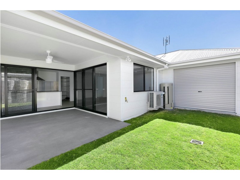 U1 & U2, L626 Dunlop Crescent, Caloundra West QLD 4551