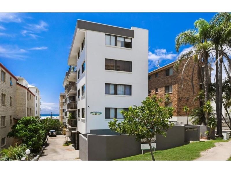 4/24 Moreton Parade, Kings Beach QLD 4551