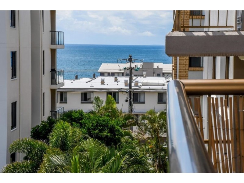 4/24 Moreton Parade, Kings Beach QLD 4551