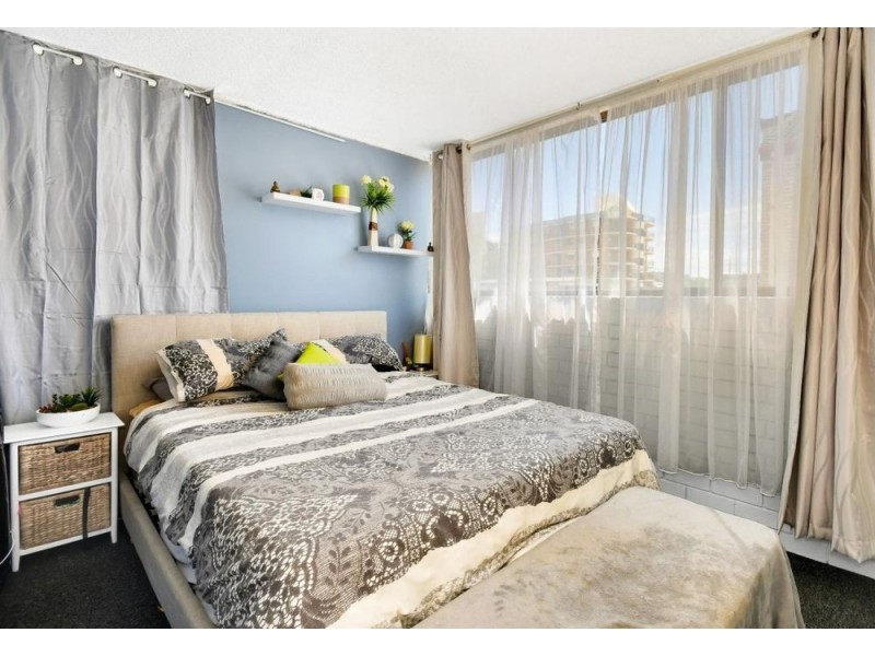 4/24 Moreton Parade, Kings Beach QLD 4551