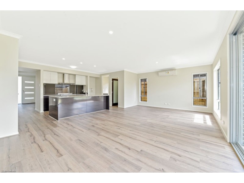 13 Rosseau Street, Caloundra West QLD 4551