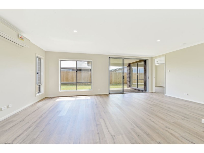 13 Rosseau Street, Caloundra West QLD 4551