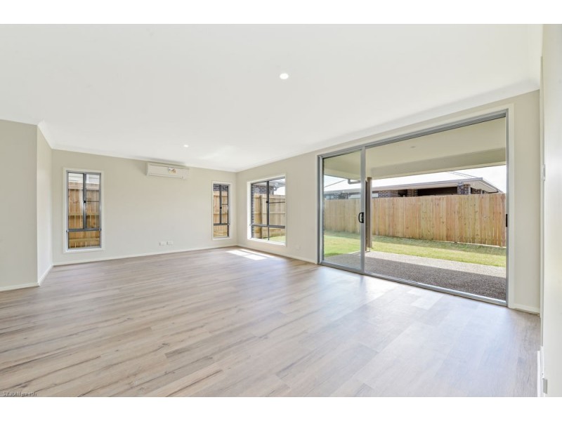 13 Rosseau Street, Caloundra West QLD 4551