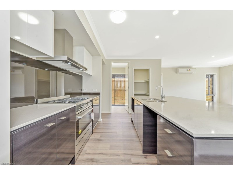 13 Rosseau Street, Caloundra West QLD 4551