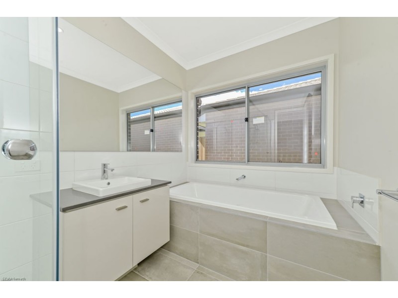 13 Rosseau Street, Caloundra West QLD 4551