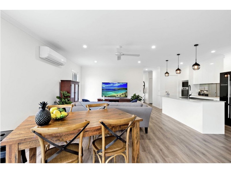 7 Moss Crescent, Caloundra West QLD 4551