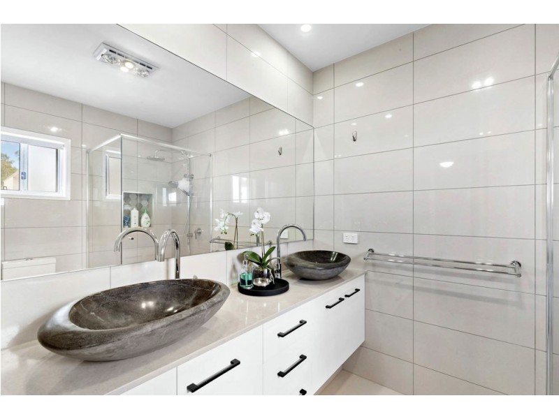 7 Moss Crescent, Caloundra West QLD 4551