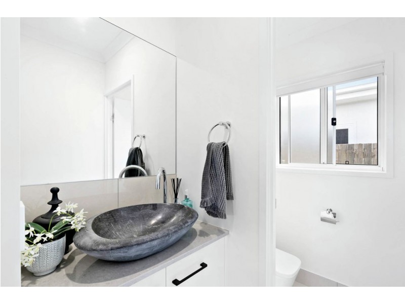 7 Moss Crescent, Caloundra West QLD 4551