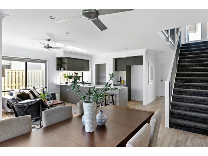 39 Stone Crescent, Caloundra West QLD 4551