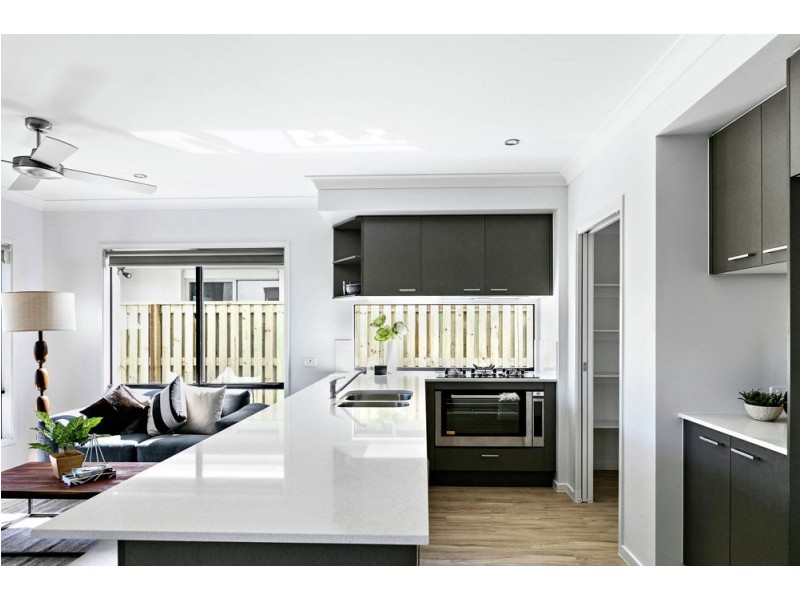 39 Stone Crescent, Caloundra West QLD 4551