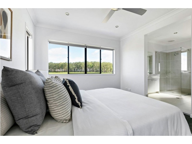 39 Stone Crescent, Caloundra West QLD 4551