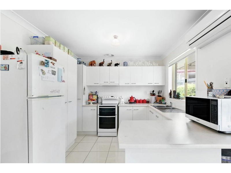 4 Donegal Court, Little Mountain QLD 4551