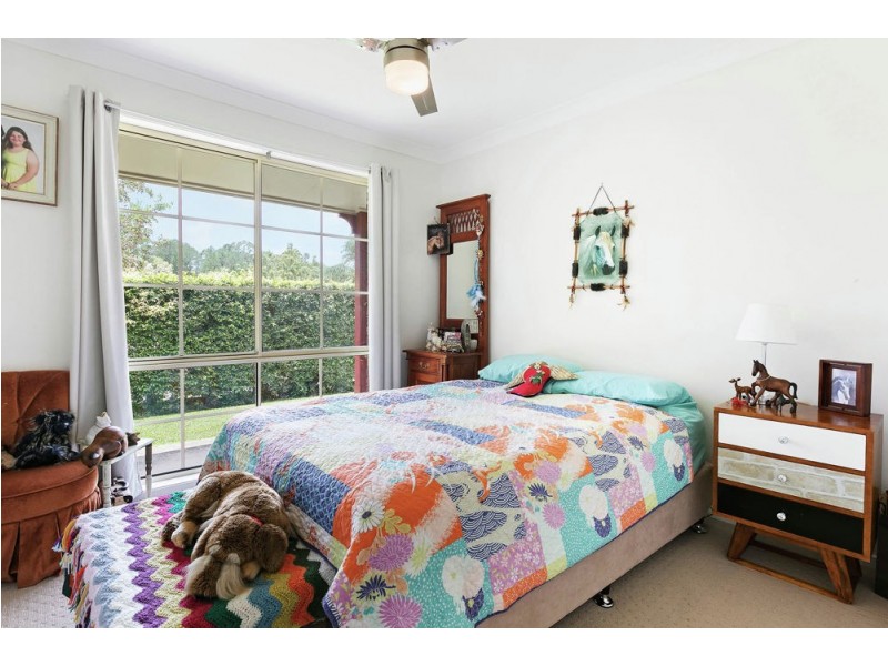4 Donegal Court, Little Mountain QLD 4551