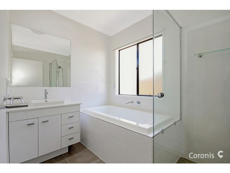 28 Locke Crescent, Caloundra West QLD 4551