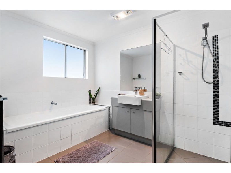 18 Citrus Grove, Little Mountain QLD 4551