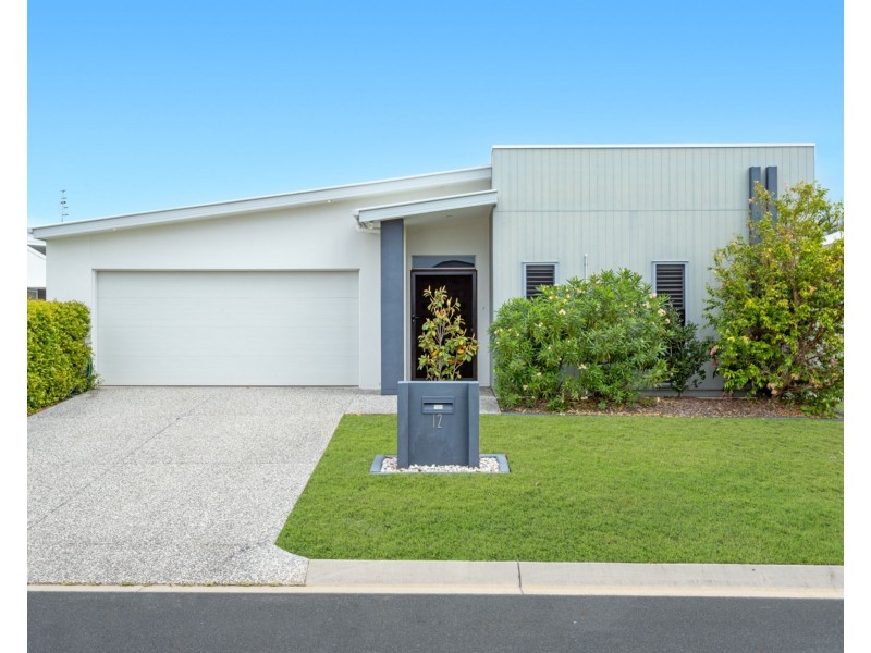 12 Bond Street, Pelican Waters QLD 4551