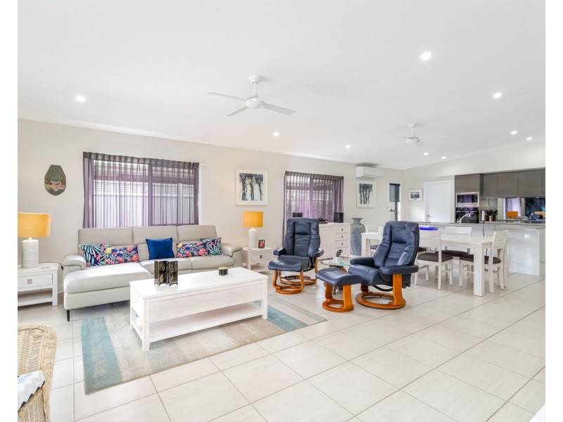 12 Bond Street, Pelican Waters QLD 4551