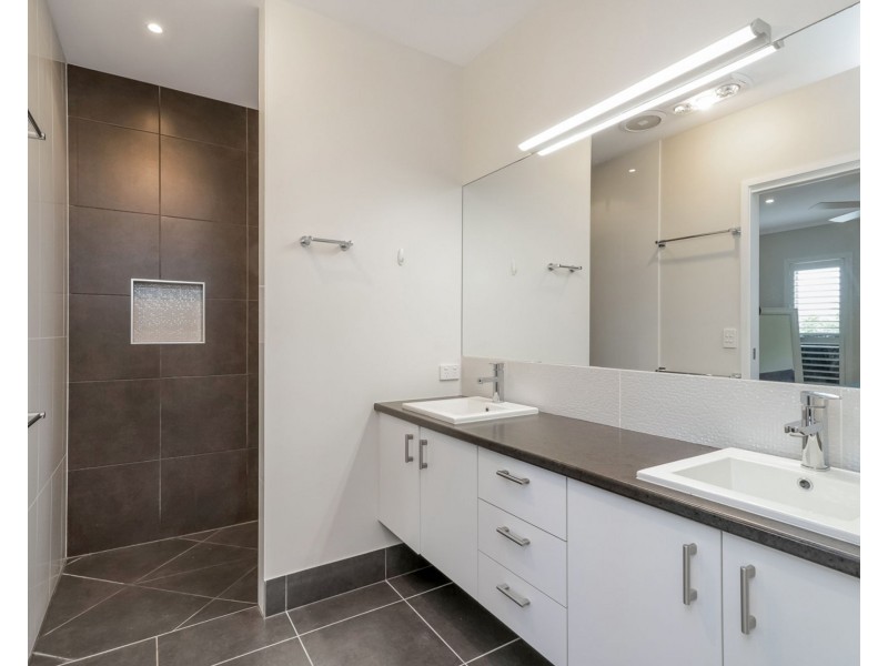 12 Bond Street, Pelican Waters QLD 4551