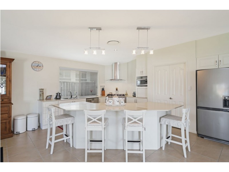 1 Bellanboe Circuit, Pelican Waters QLD 4551