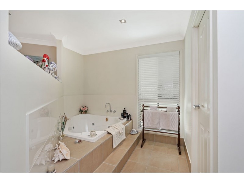 1 Bellanboe Circuit, Pelican Waters QLD 4551