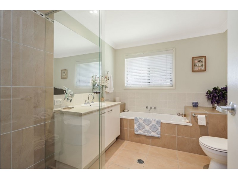 1 Bellanboe Circuit, Pelican Waters QLD 4551